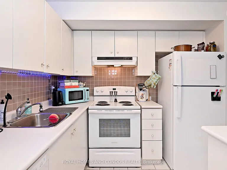 415 Jarvis St #125 — Photo 27
