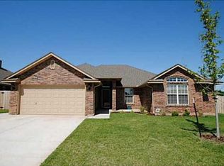 717 N Bobcat Way, Mustang, OK 73064