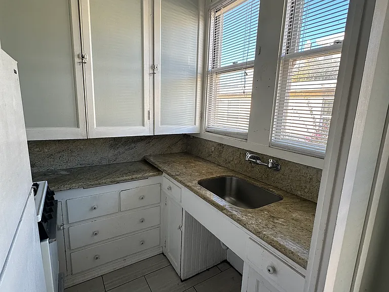 2535 Regent St #7 — Photo 22