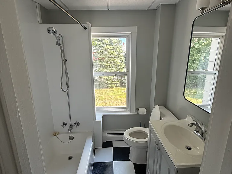 478 Main St #2 — Photo 4