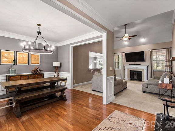 5th image of 2341 Valley Meadows Dr
