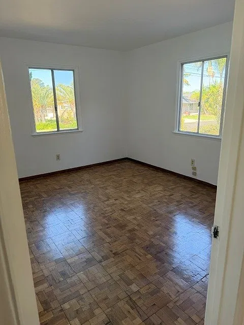 3 bed, 1.5 bath, 1500 sqft, $5,400 — Photo 2