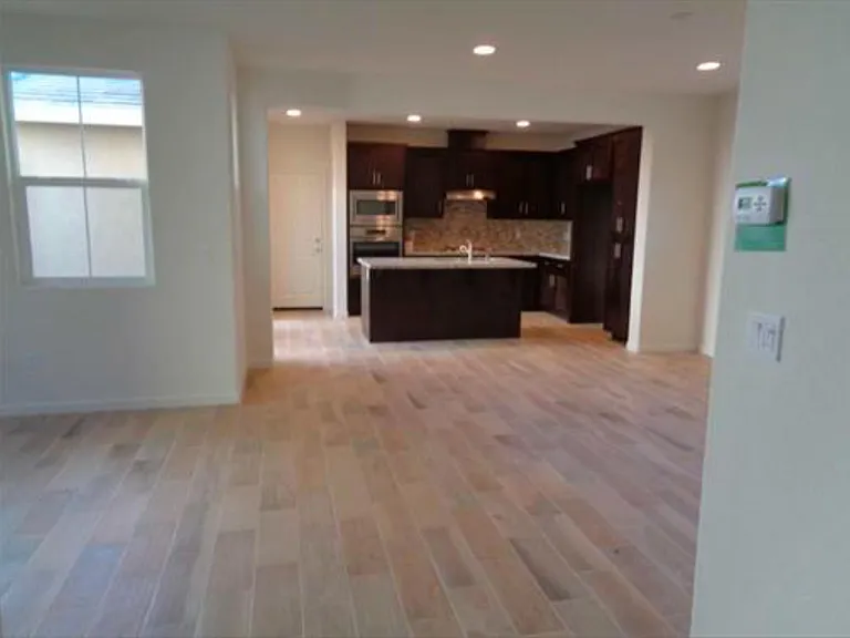 1053 S Burns Pl — Photo 2