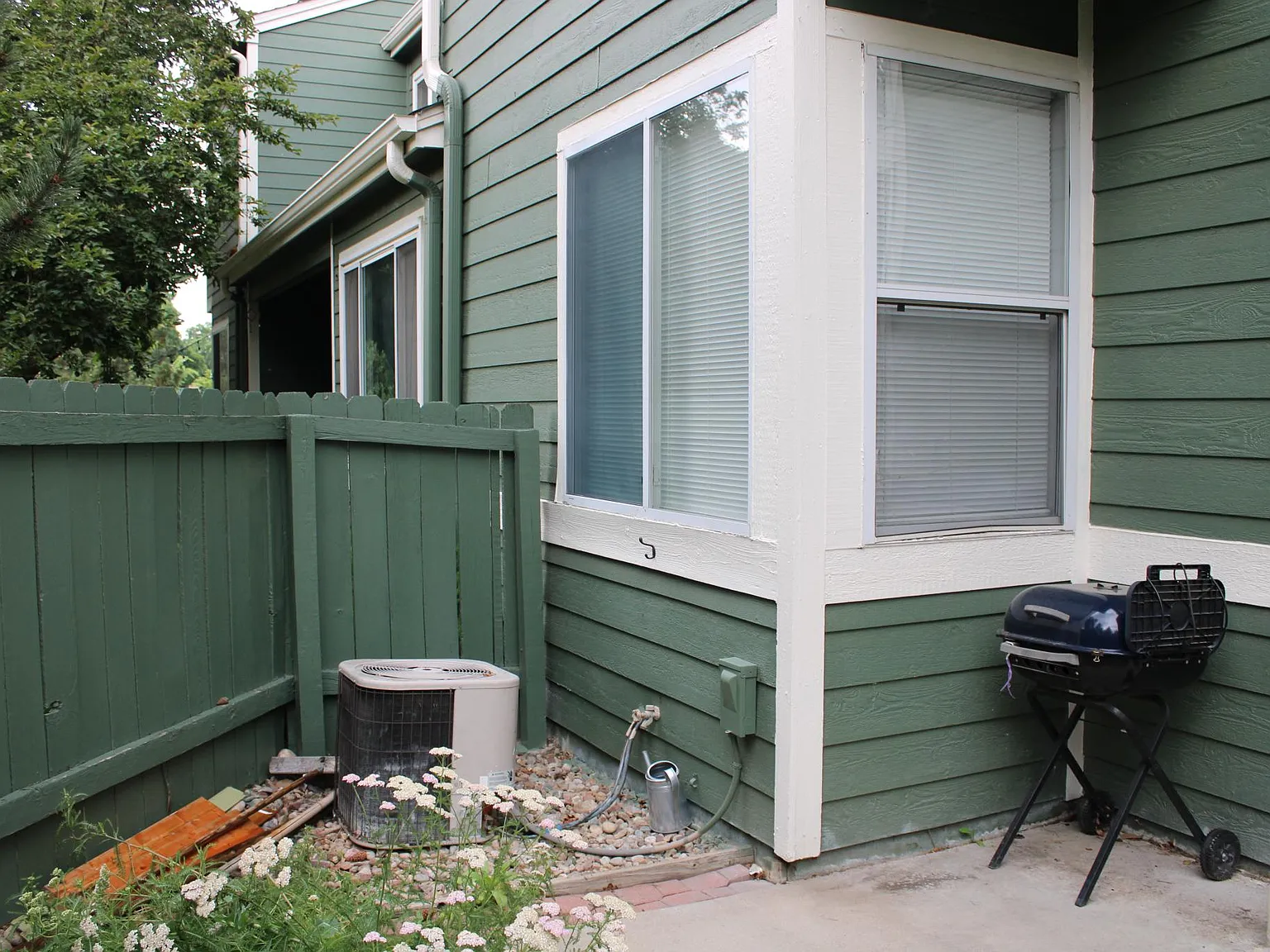 2 bed, 1.5 bath, 1000 sqft, $2,100 — Photo 2
