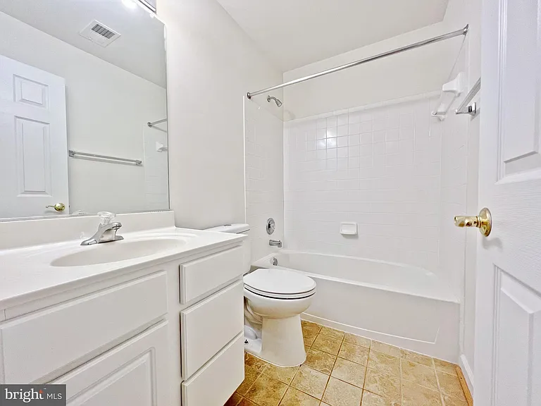 8118 Rainwater Cir — Photo 24