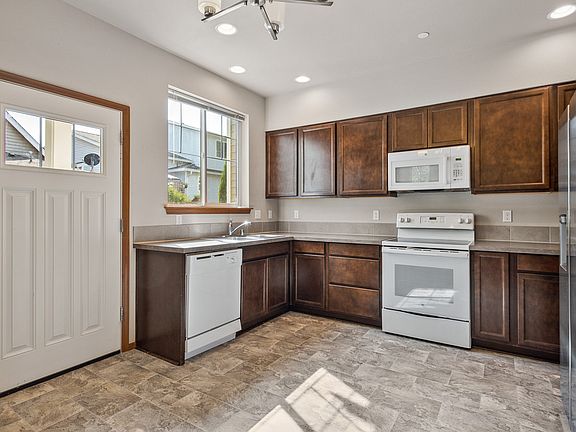 2nd image of 514 Yauger Way NW Unit 101