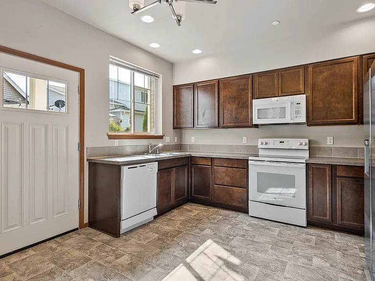 514 Yauger Way NW #101 — Photo 2
