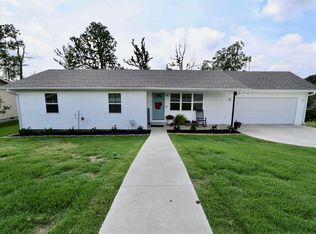 2104 Villa Rdg, Paragould, AR 72450