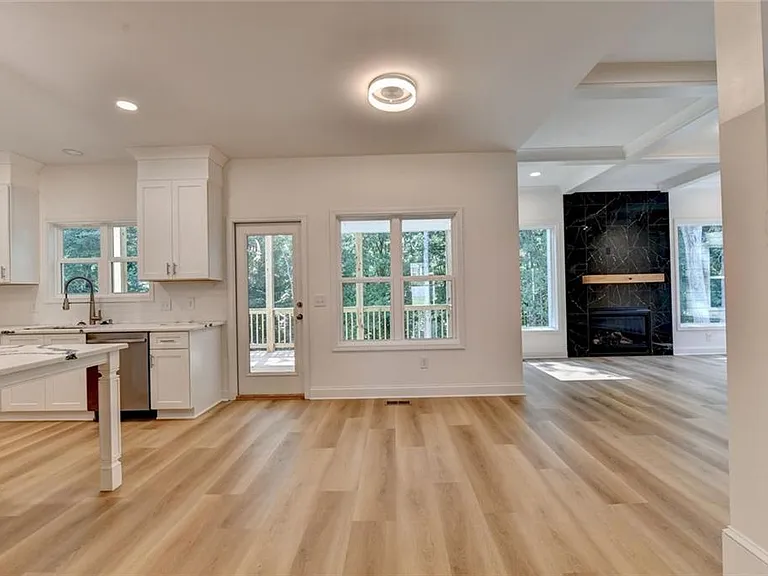 9135 Fox Trail Ln — Photo 14