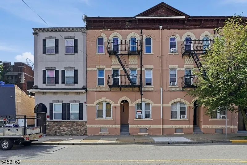 1 bed, 1.0 bath, 435 sqft, $1,650 — Photo 1