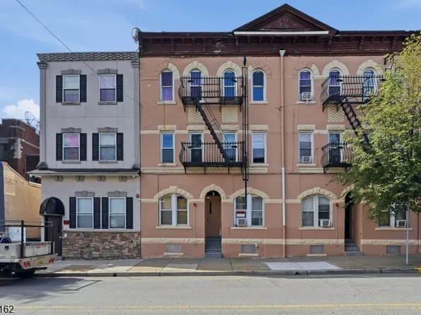 5 Monroe St, Passaic, NJ