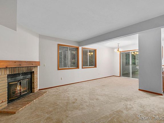 Living Room with fireplace