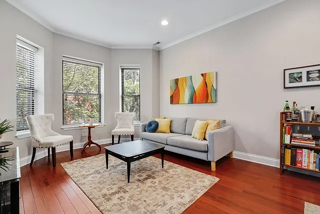 1455 W Cuyler Ave #2E — Photo 2