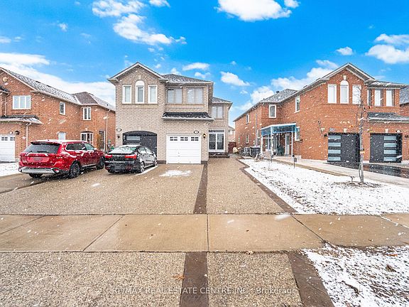 3rd image of 28 Mount Fuji Cres