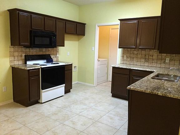 2nd image of 7121 Park Creek Dr