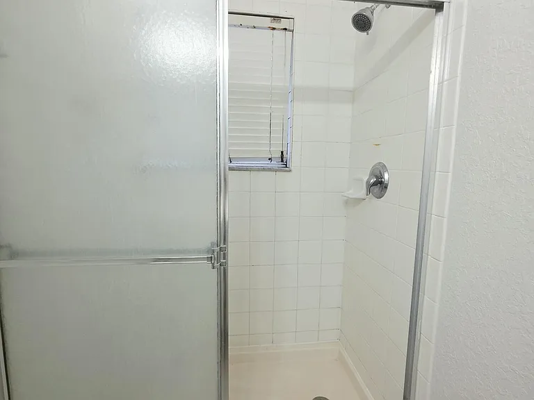 4154 Napoli Lake Dr — Photo 16