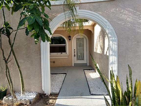3rd image of 6431 Mockingbird Ln N