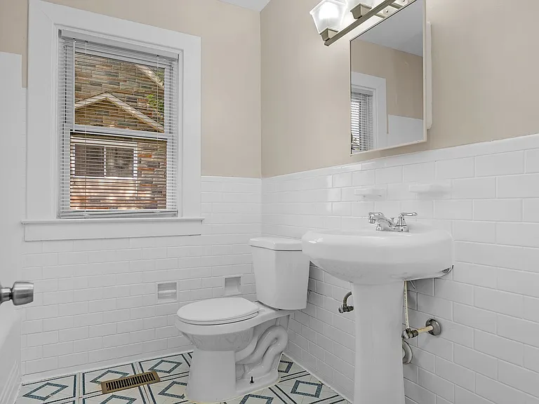 2802 Berwick Ave — Photo 14