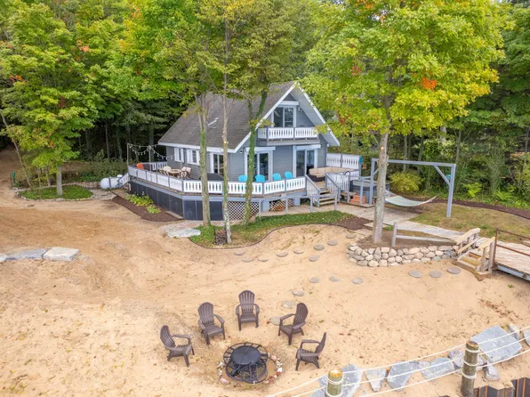 78347 20th Ave, South Haven, MI 49090