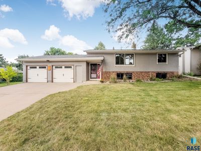 304 E Sunnybrook Dr, Sioux Falls, SD, 57105