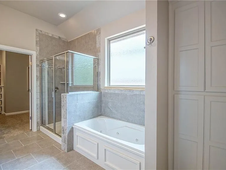 2916 Pacifica Ln — Photo 79
