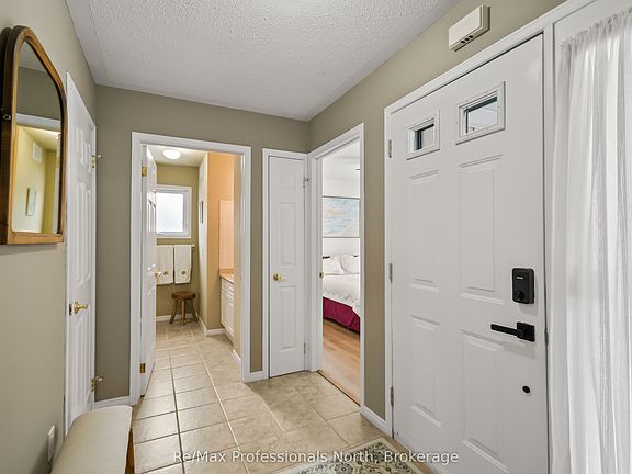 2nd image of 102 Pineridge Gate