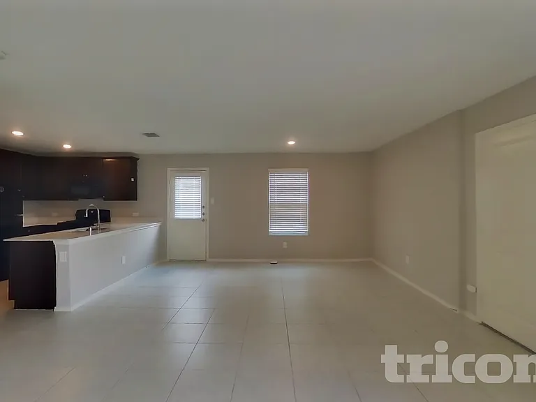 3103 Helix Bay Dr — Photo 4