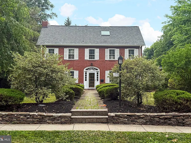 254 Jefferson Rd — Photo 1