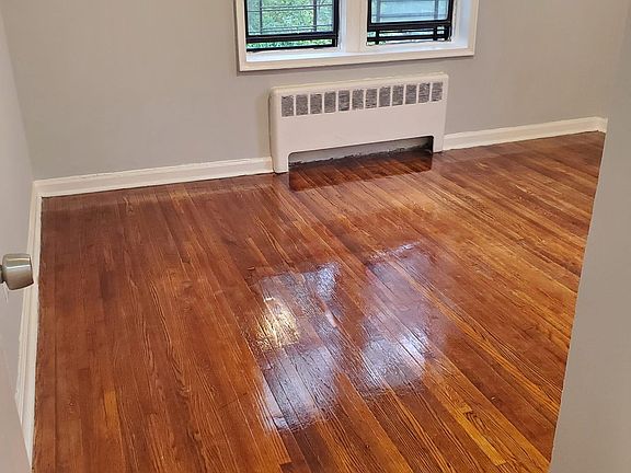 5th image of 2205 Wallace Ave APT 4H