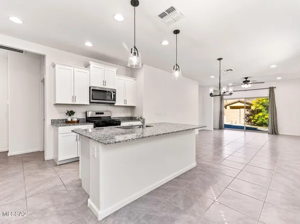 11868 W Charismatic Dr, Marana, AZ 85653