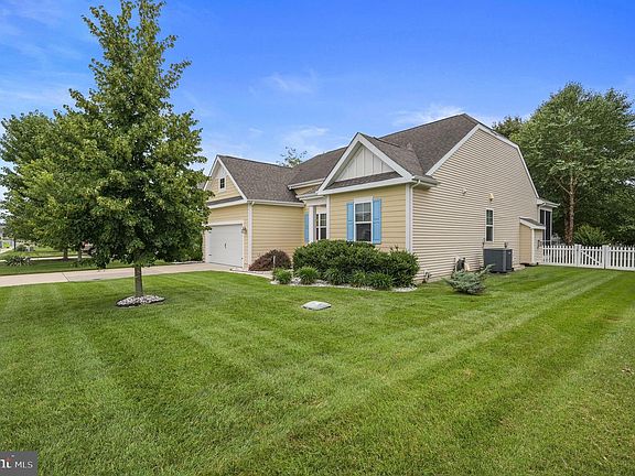 2nd image of 112 Pond Dr