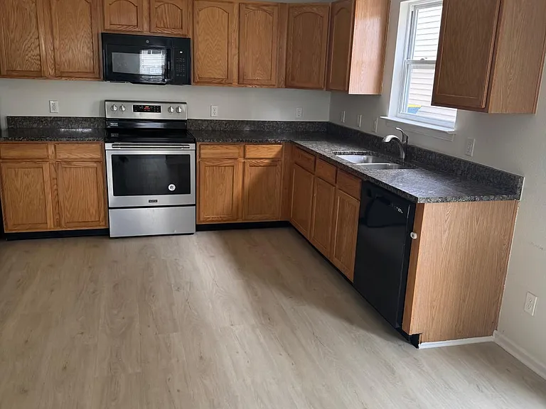 12696 Loyalty Dr — Photo 7