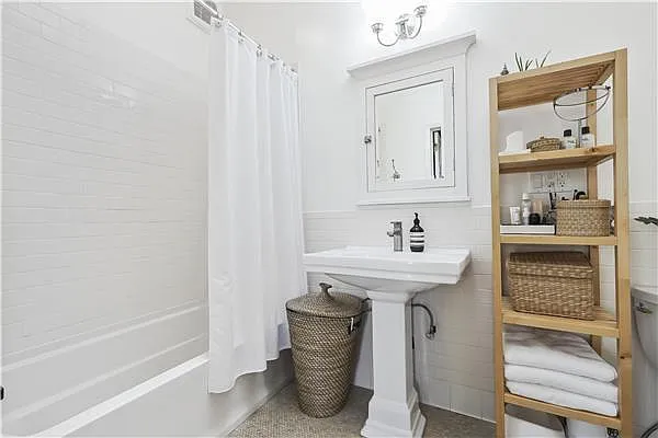 Rented by Avenue Sotheby's International Realty | media 15