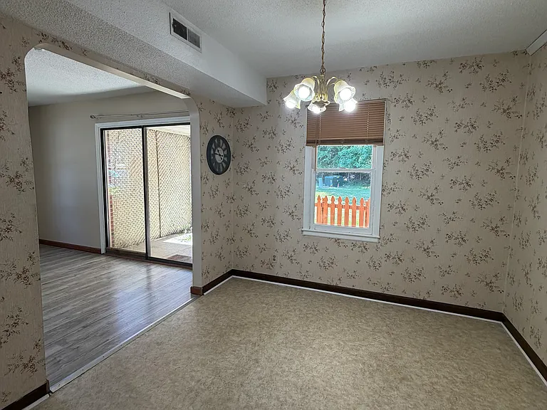 368 Seminole Trl — Photo 3