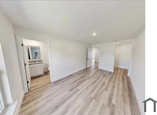 3 bed, 1140 sqft, $2,500 — Photo 4