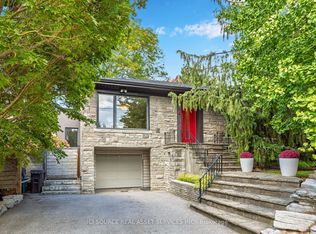 10 Red Oaks Cres, Toronto, ON M4G 1A5
