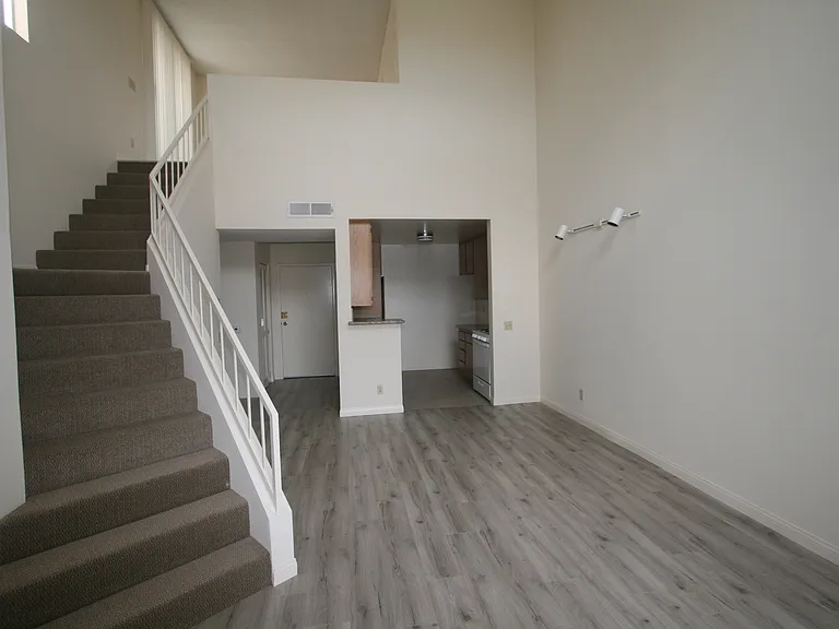 3637 Clarington Ave #202 — Photo 58