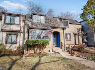 1526 Scandia Cir, Reston, VA 20190