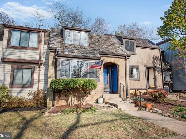 1526 Scandia Cir, Reston, VA 20190