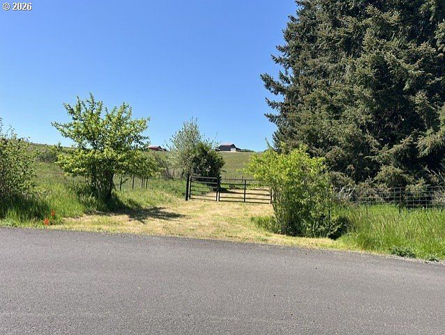 1st image of 32784 SW Laurelview Rd