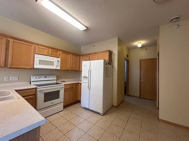 9410 Marshall Rd — Photo 17