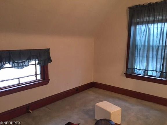 2nd image of 3206 W 82nd St