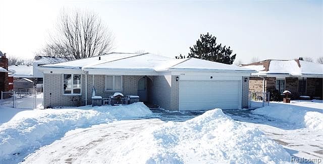 1st image of 4786 Fox Hill Dr
