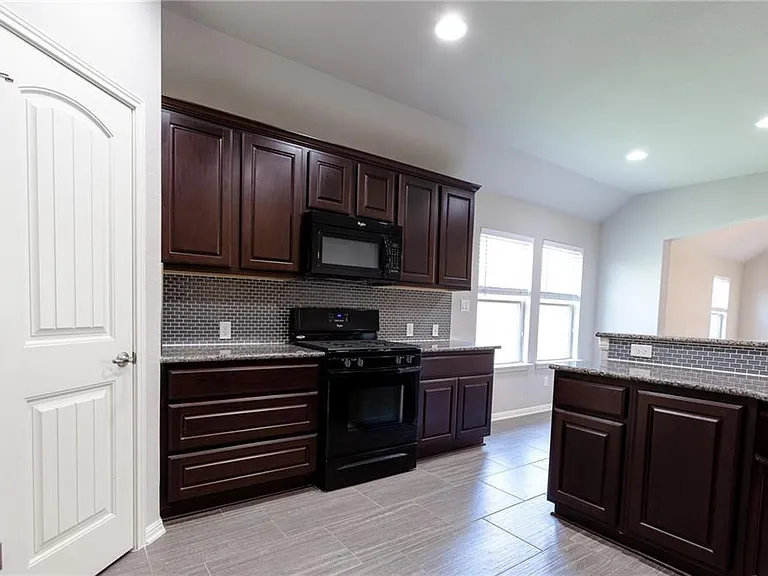 8238 Arezzo Dr — Photo 7