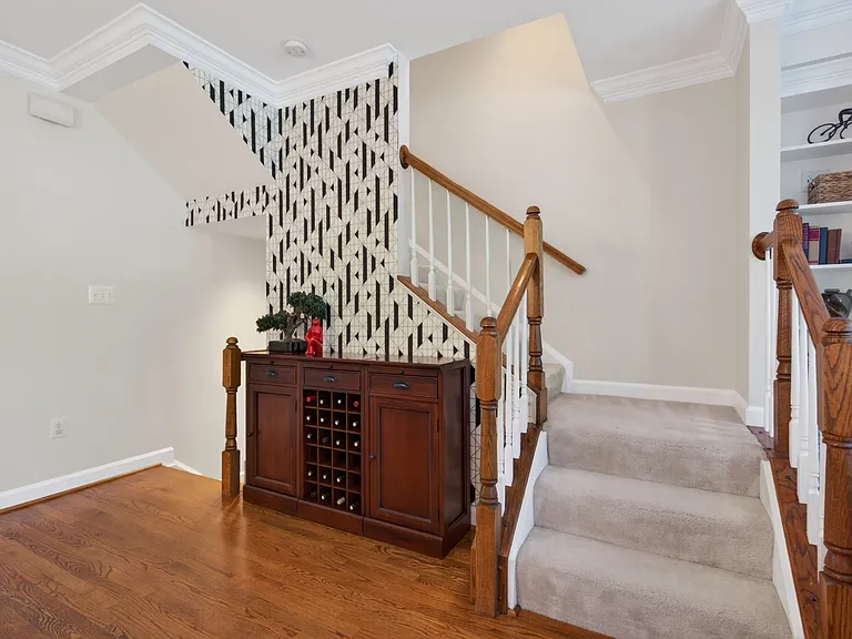 772 N Wakefield St — Photo 36