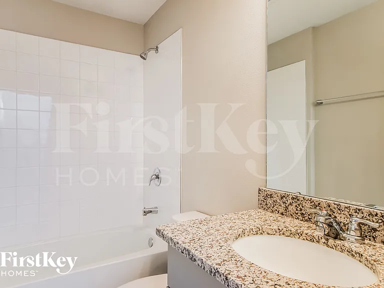 646 Lindbergh Way — Photo 16