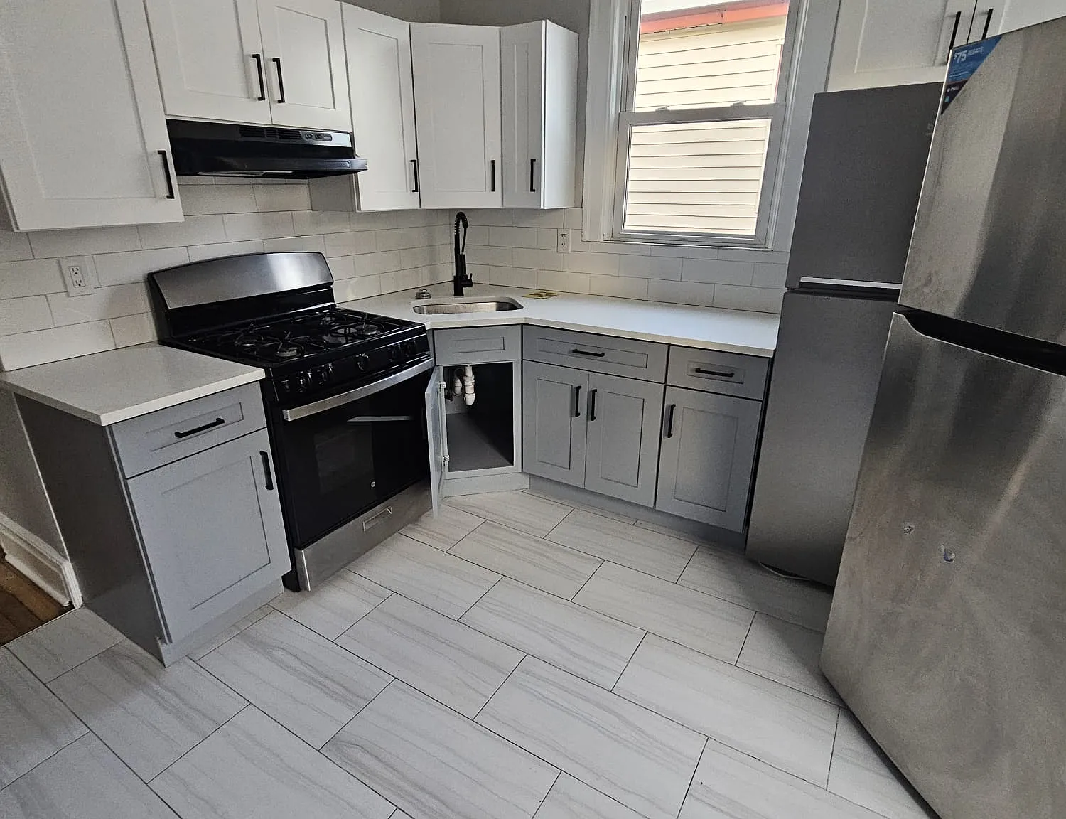 3 bed, 1000 sqft, $2,275 — Photo 1