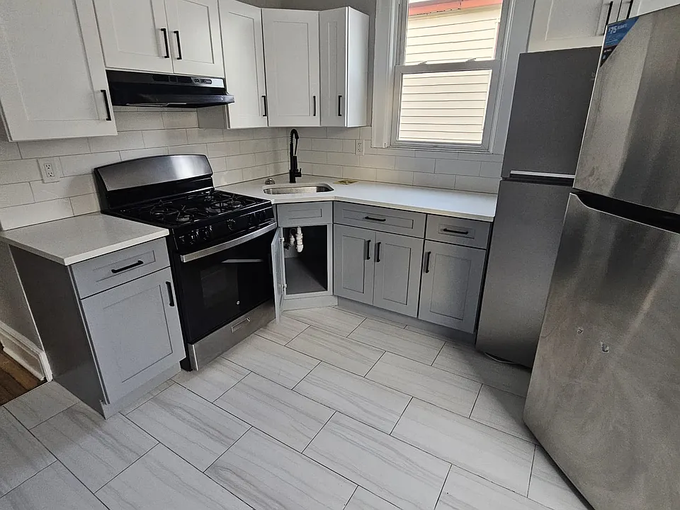 111 Laurel Ave #1