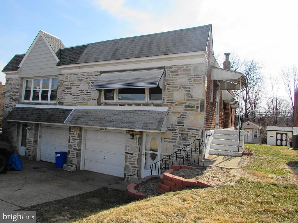 8845 Danbury St photo 1