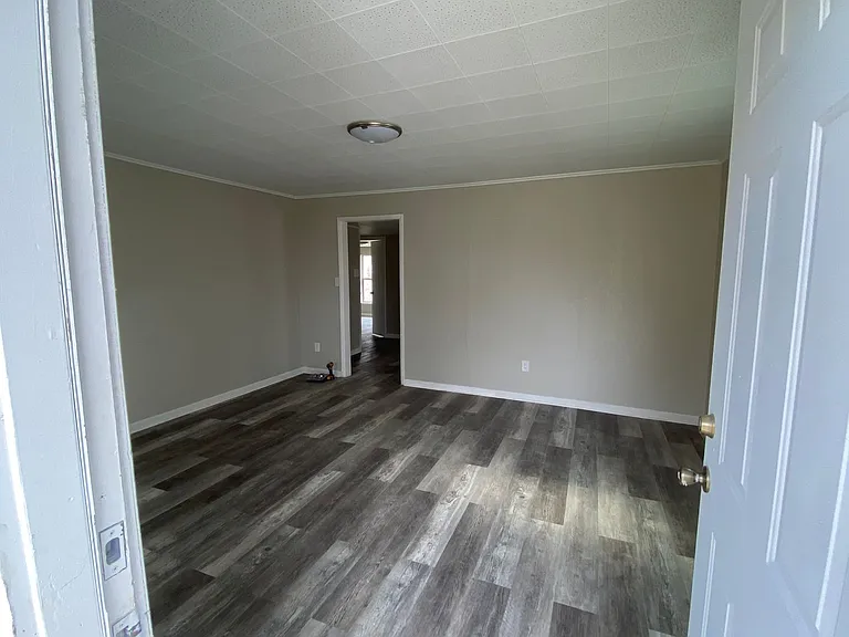 427 S 42nd West Ave — Photo 7